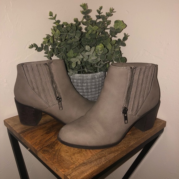 Ana Ocean Block Size 7.5 Taupe/Gray Booties - Picture 10 of 12